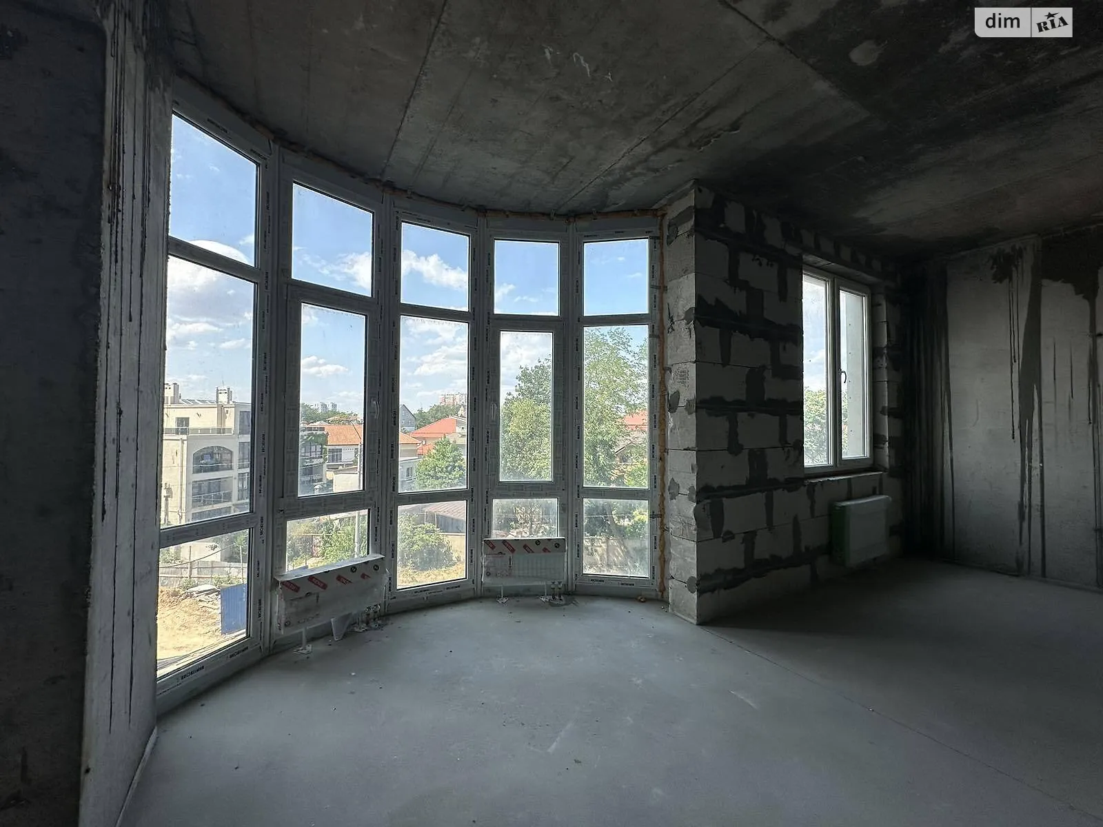 Продается 1-комнатная квартира 62.6 кв. м в Одессе, Фонтанская дор., 118А - фото 1