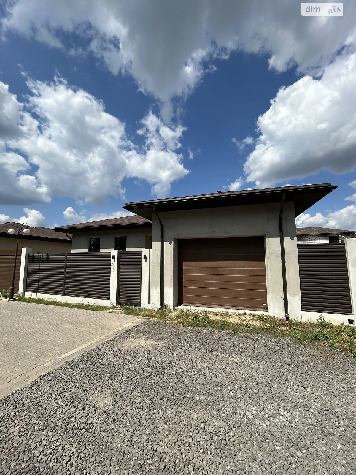 Продается одноэтажный дом 170 кв. м с камином, цена: 230000 € - фото 1