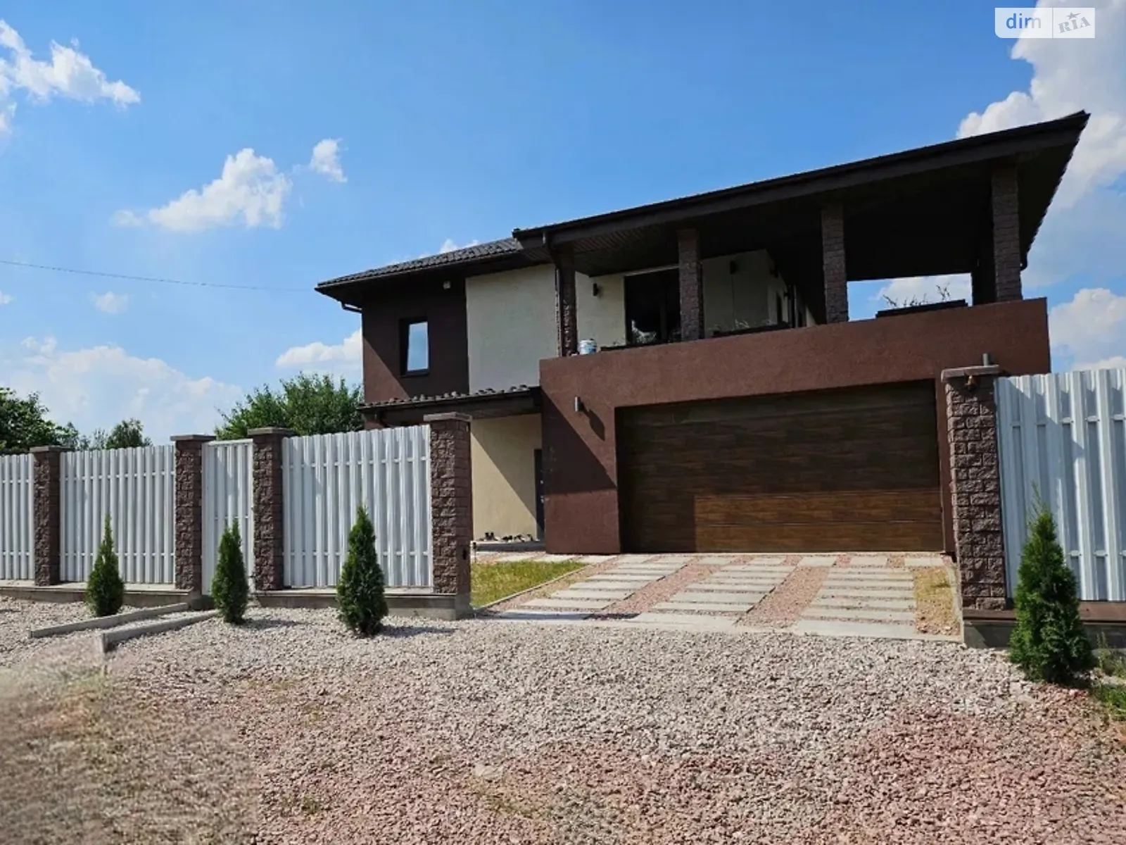 Продается дом на 2 этажа 220 кв. м с подвалом, цена: 258000 $ - фото 1