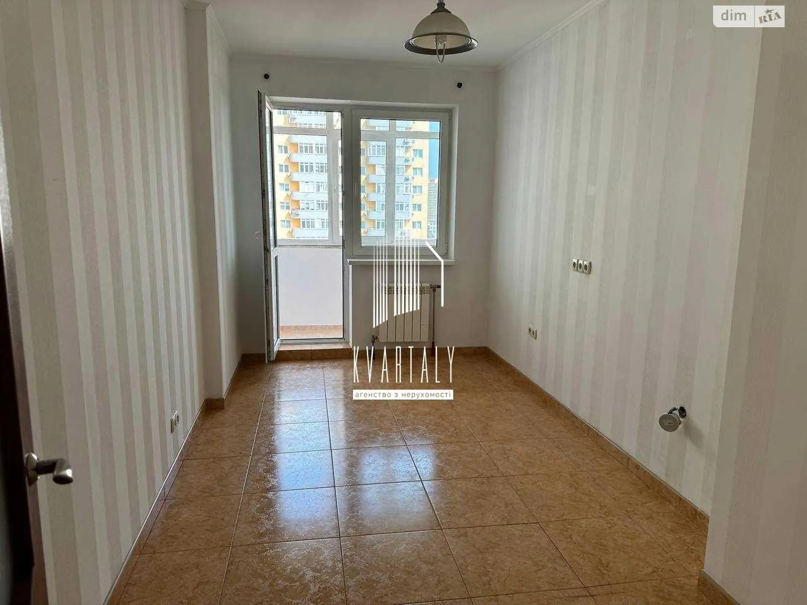 Продается 1-комнатная квартира 45 кв. м в Киеве, ул. Юрия Кондратюка, 5 - фото 1