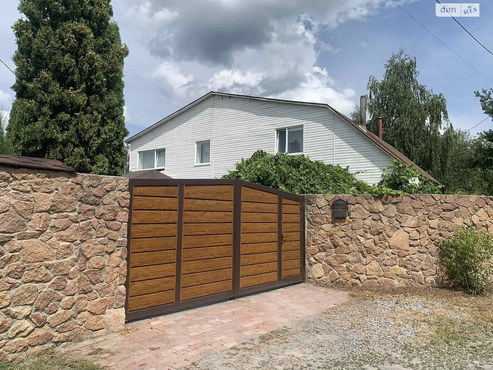 Продается дом на 2 этажа 210 кв. м с подвалом, цена: 135000 $ - фото 1