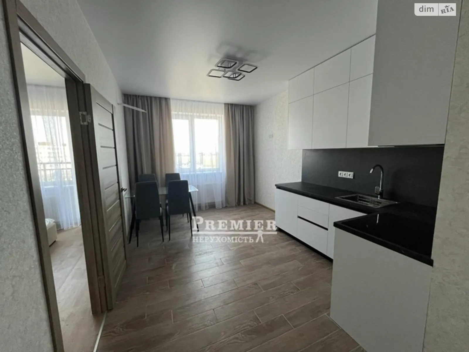 Продається 1-кімнатна квартира 40 кв. м у Одесі, вул. Академіка Сахарова, 3А - фото 1