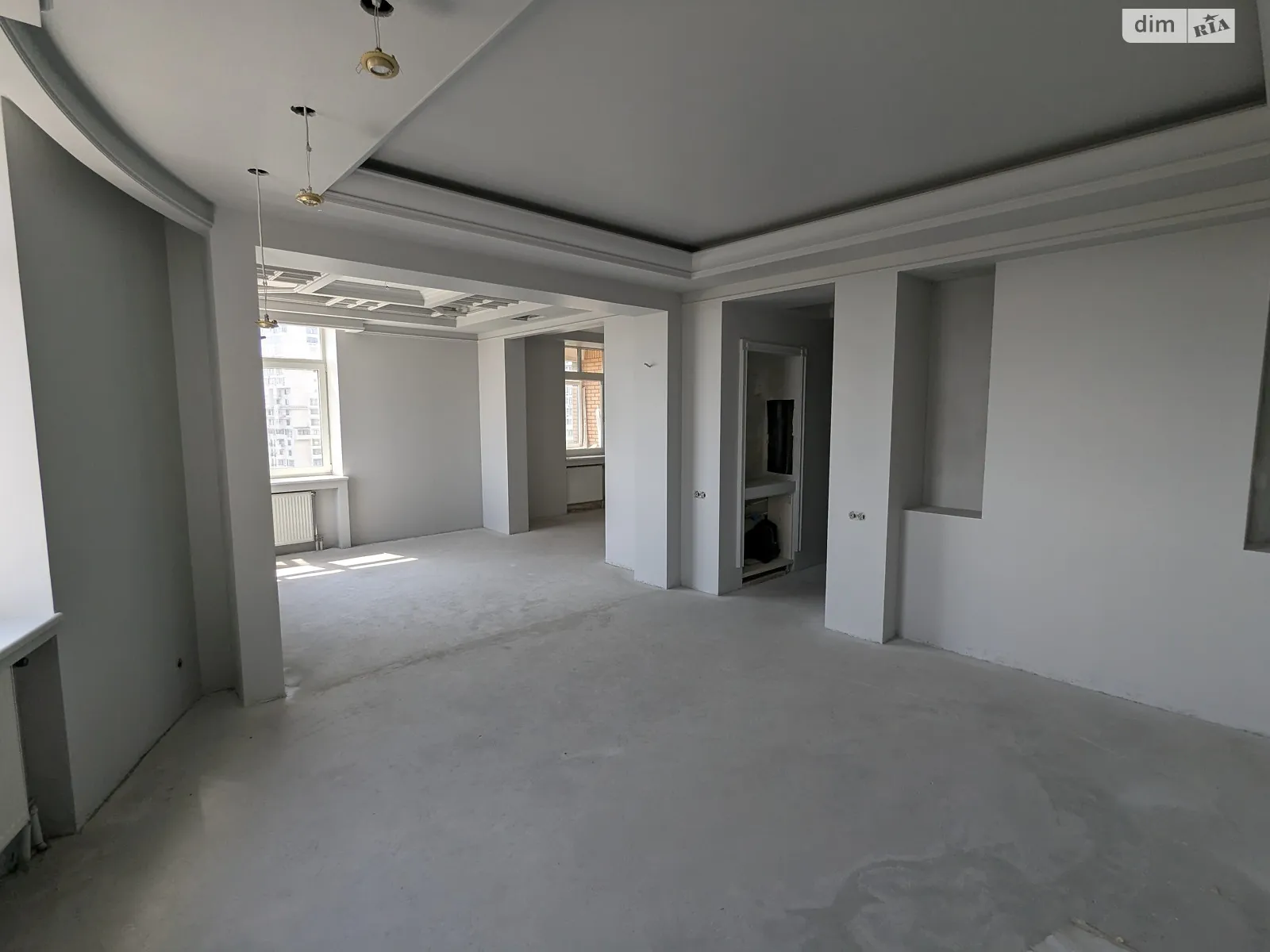 Продается 4-комнатная квартира 240 кв. м в Киеве, бул. Леси Украинки, 30Б - фото 1