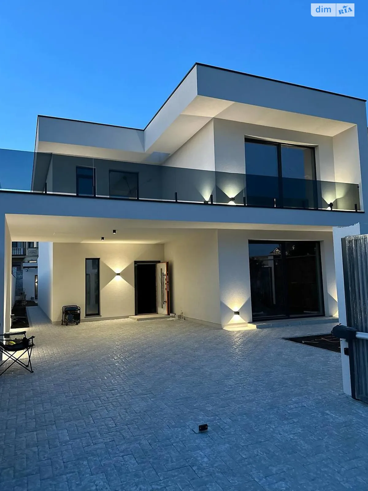 Продается дом на 2 этажа 200 кв. м с верандой, цена: 499000 $ - фото 1