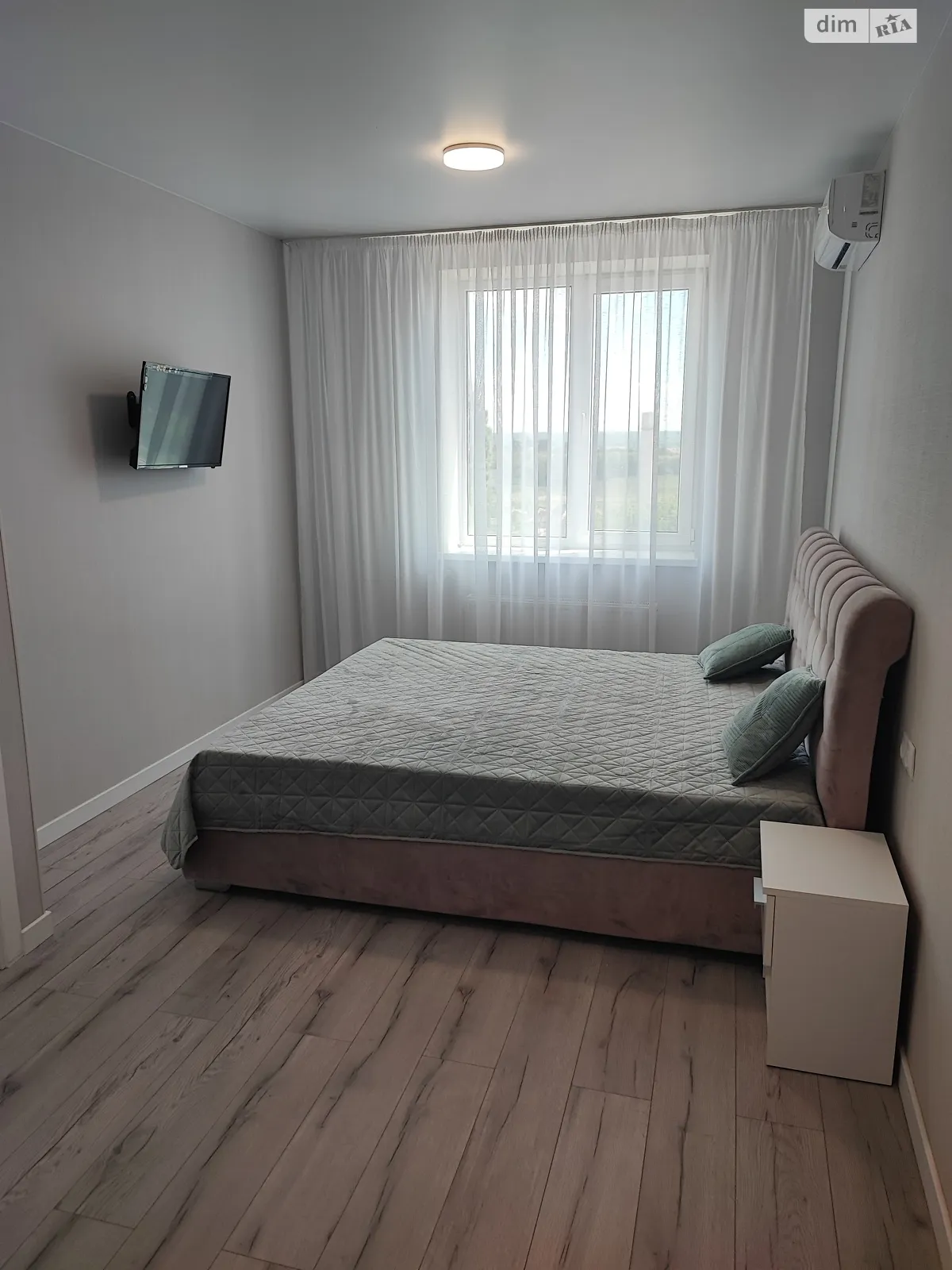 Продається 1-кімнатна квартира 38 кв. м у Гостомелі, вул. Остромирська, 49В - фото 1