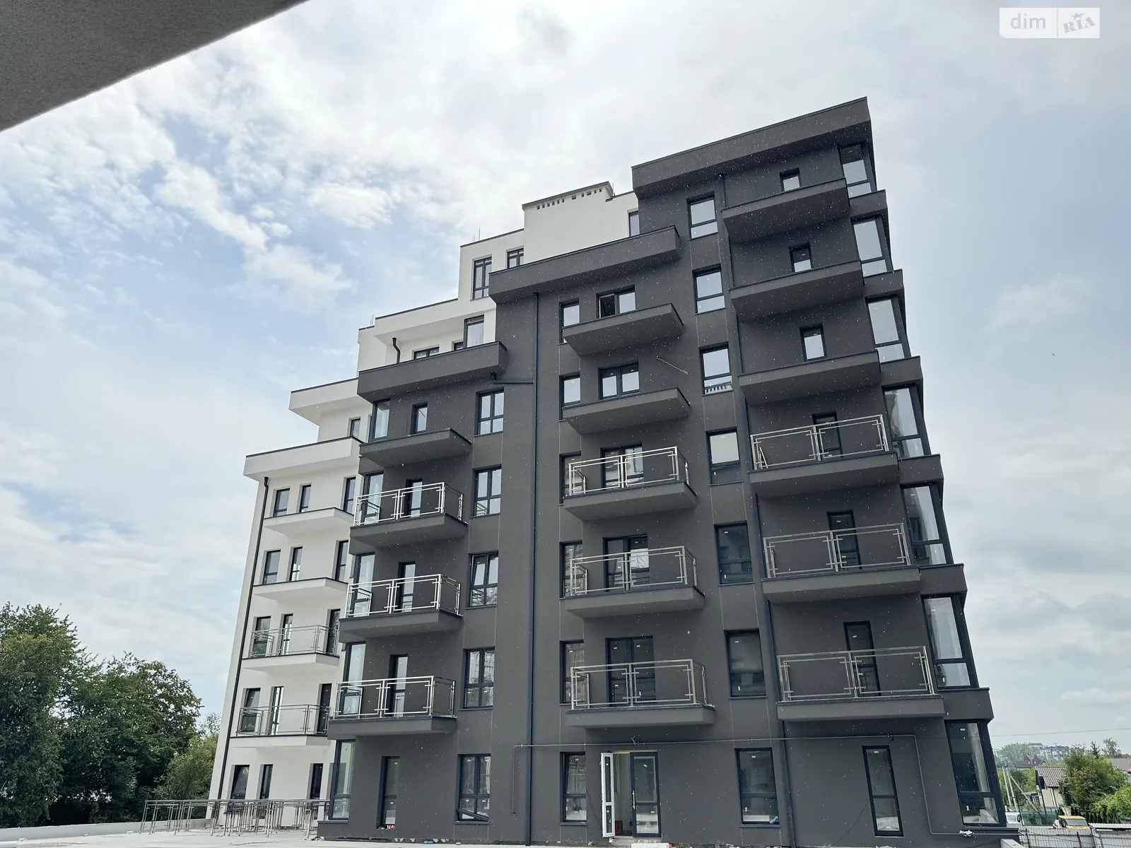 Продається 3-кімнатна квартира 93.4 кв. м у Івано-Франківську, вул. Левицького Романа, 17Г - фото 1