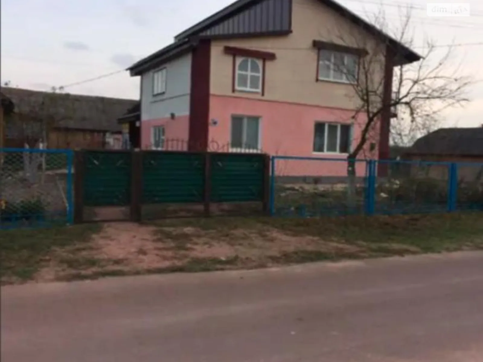 Продается дом на 2 этажа 180 кв. м с балконом, цена: 25000 $ - фото 1