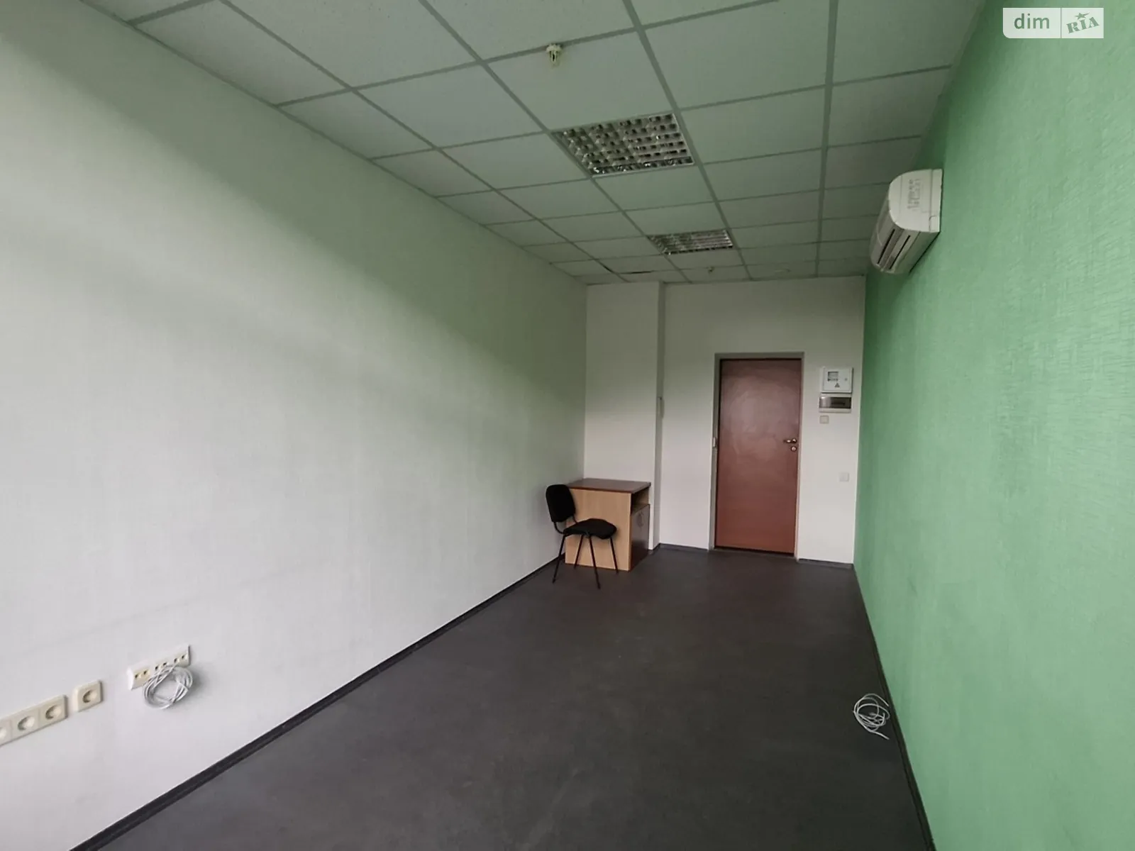 Сдается в аренду офис 20 кв. м в бизнес-центре, цена: 3500 грн - фото 1