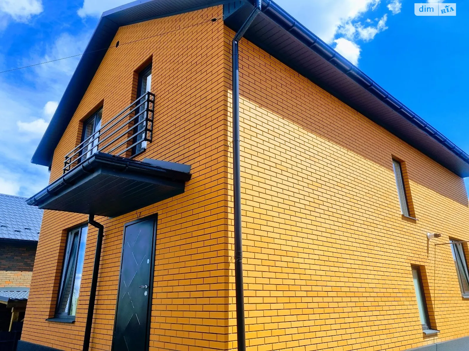Продается дом на 2 этажа 125 кв. м с камином, цена: 155000 $ - фото 1