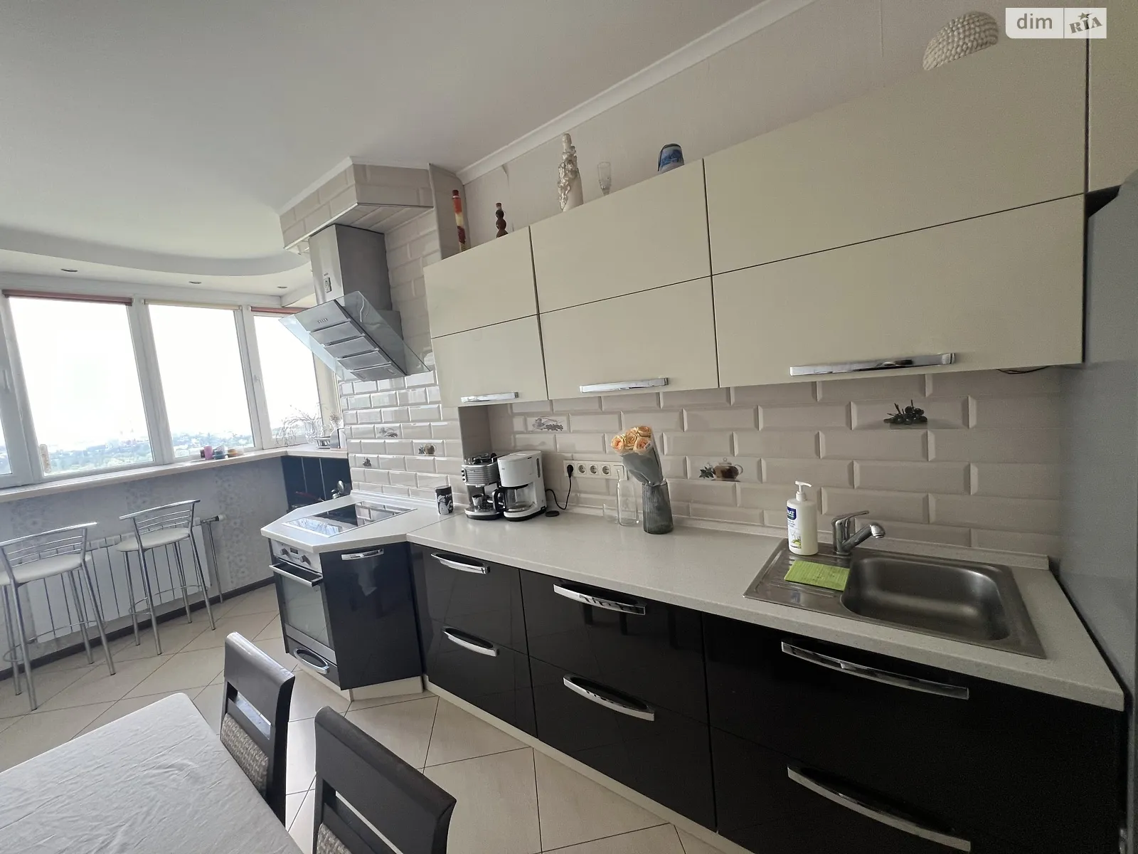 Продается 3-комнатная квартира 91.4 кв. м в Киеве, ул. Левитана, 3 - фото 1
