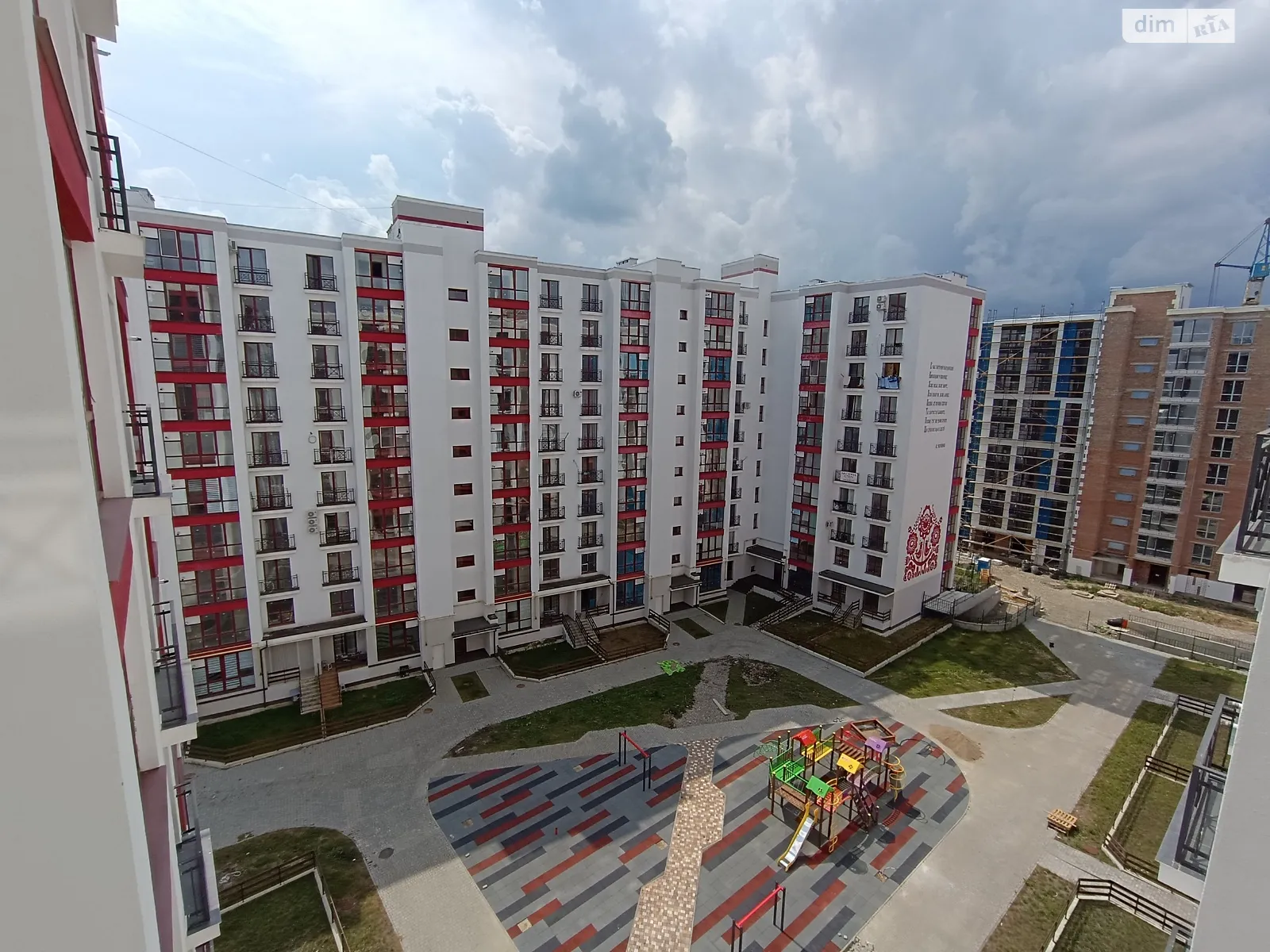 Продается 1-комнатная квартира 46 кв. м в Ивано-Франковске, ул. Довженко А., 35В - фото 1
