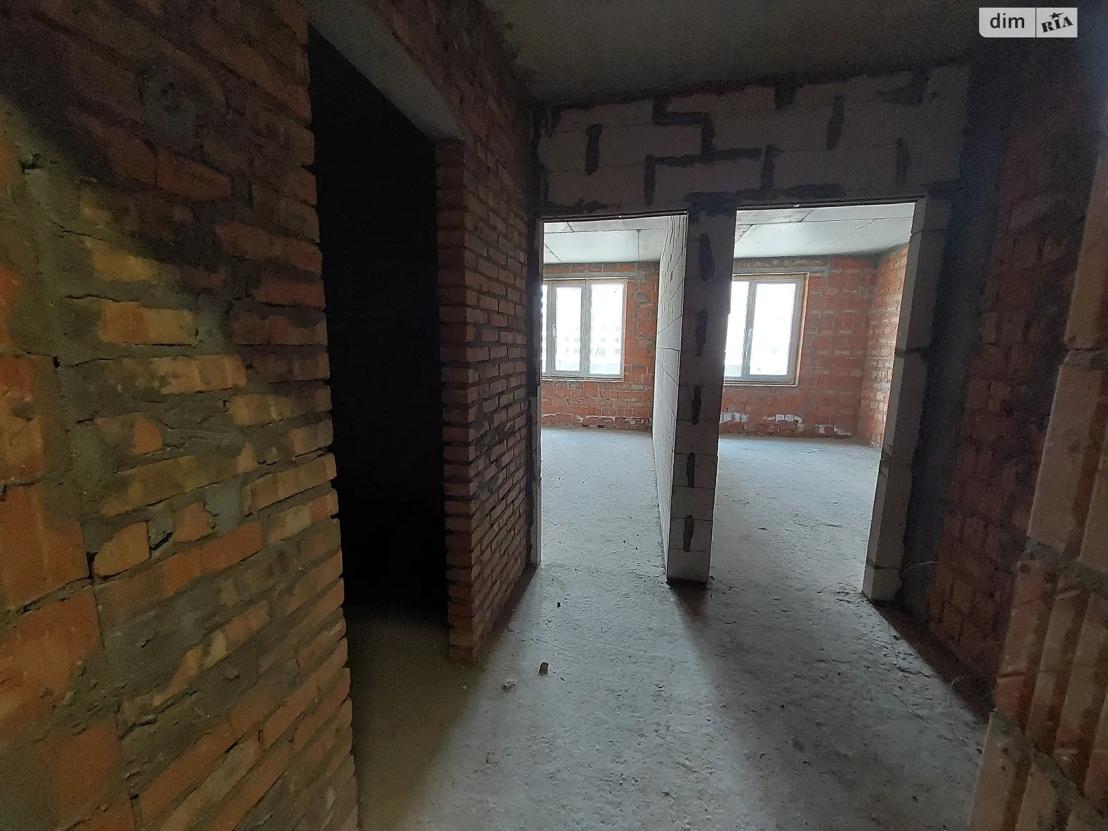 Продается 1-комнатная квартира 38 кв. м в Ирпене, ул. Университетская(Карла Маркса), 1М - фото 1