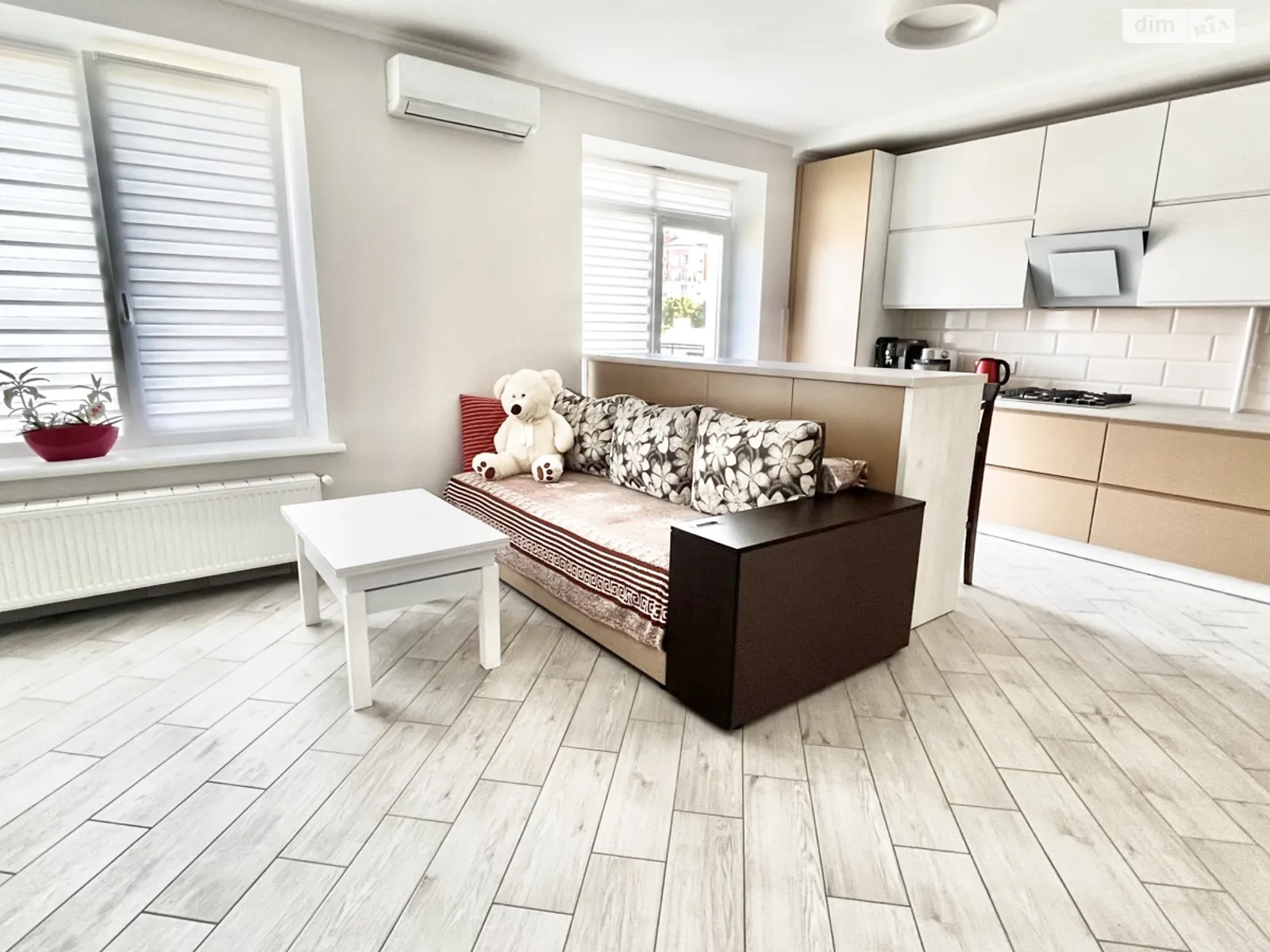 Здається в оренду 3-кімнатна квартира 95 кв. м у, цена: 800 $ - фото 1