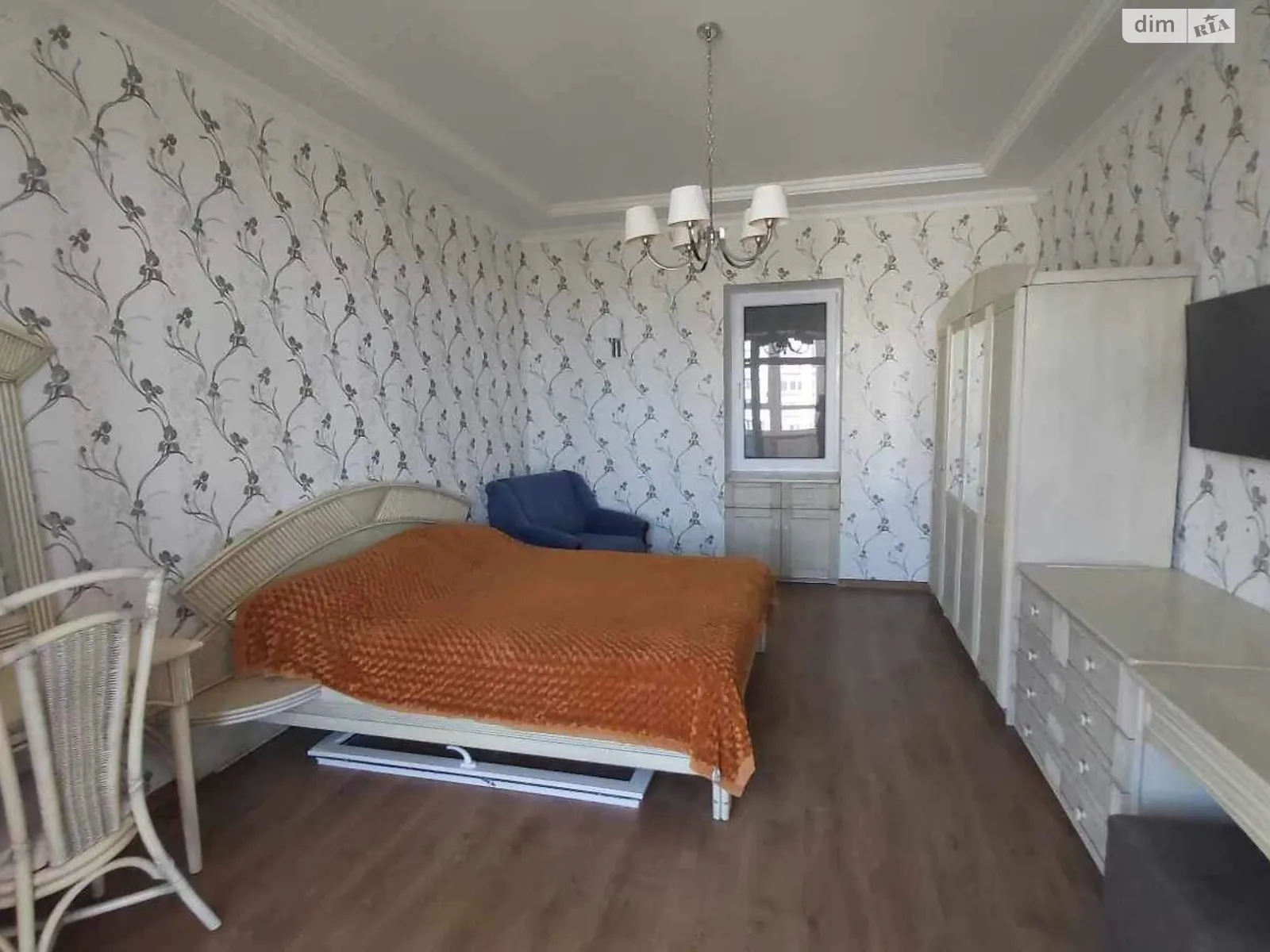 Продається 2-кімнатна квартира 82.5 кв. м у Чорноморську, пров. Хантадзе, 3 - фото 1