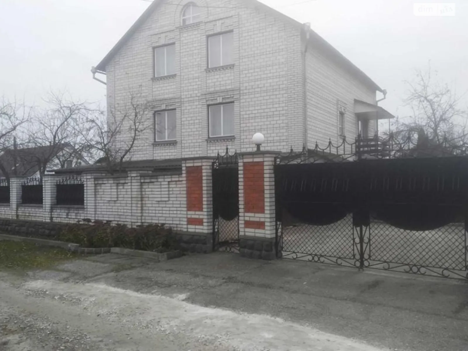 Продается дом на 3 этажа 344 кв. м с баней/сауной, цена: 200000 $ - фото 1