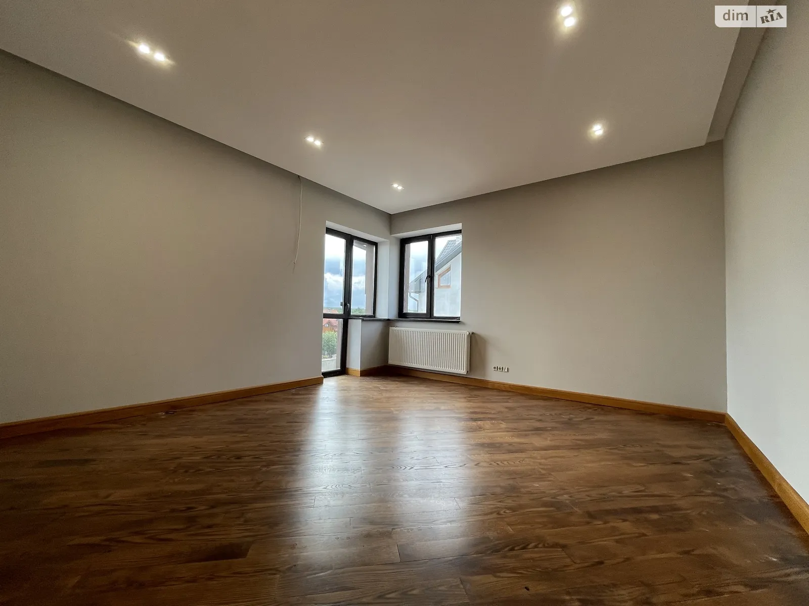 Продається частина будинку 186 кв. м з гаражем, цена: 139999 $ - фото 1