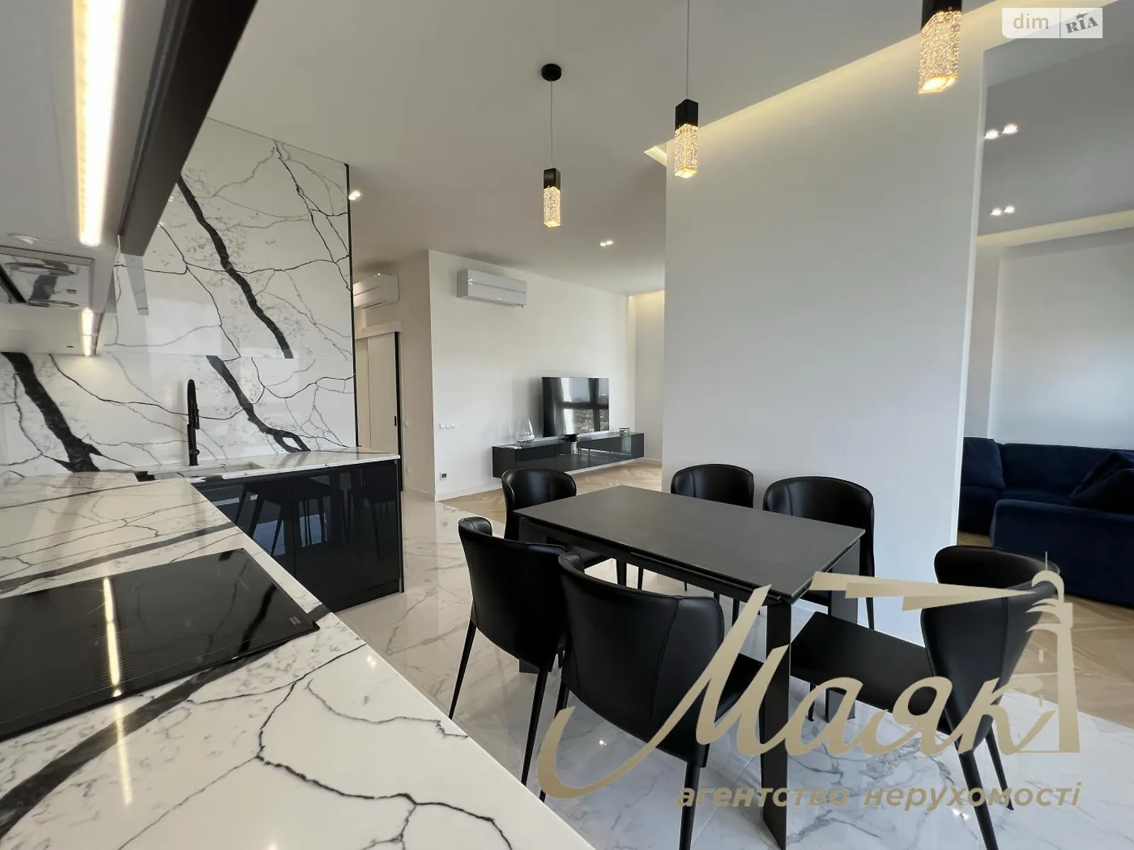 Продается 4-комнатная квартира 160 кв. м в Киеве, ул. Лейпцигская, 13А - фото 1
