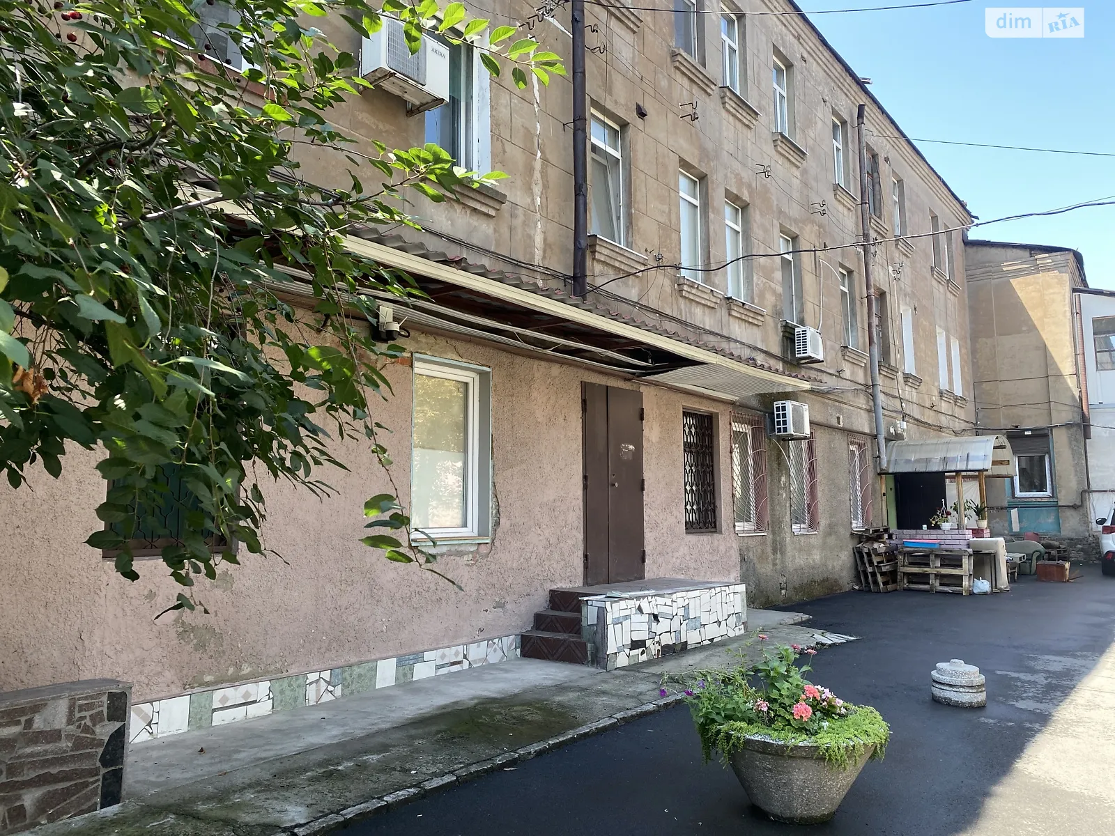 Продается помещения свободного назначения 29 кв. м в 3-этажном здании, цена: 19000 $ - фото 1