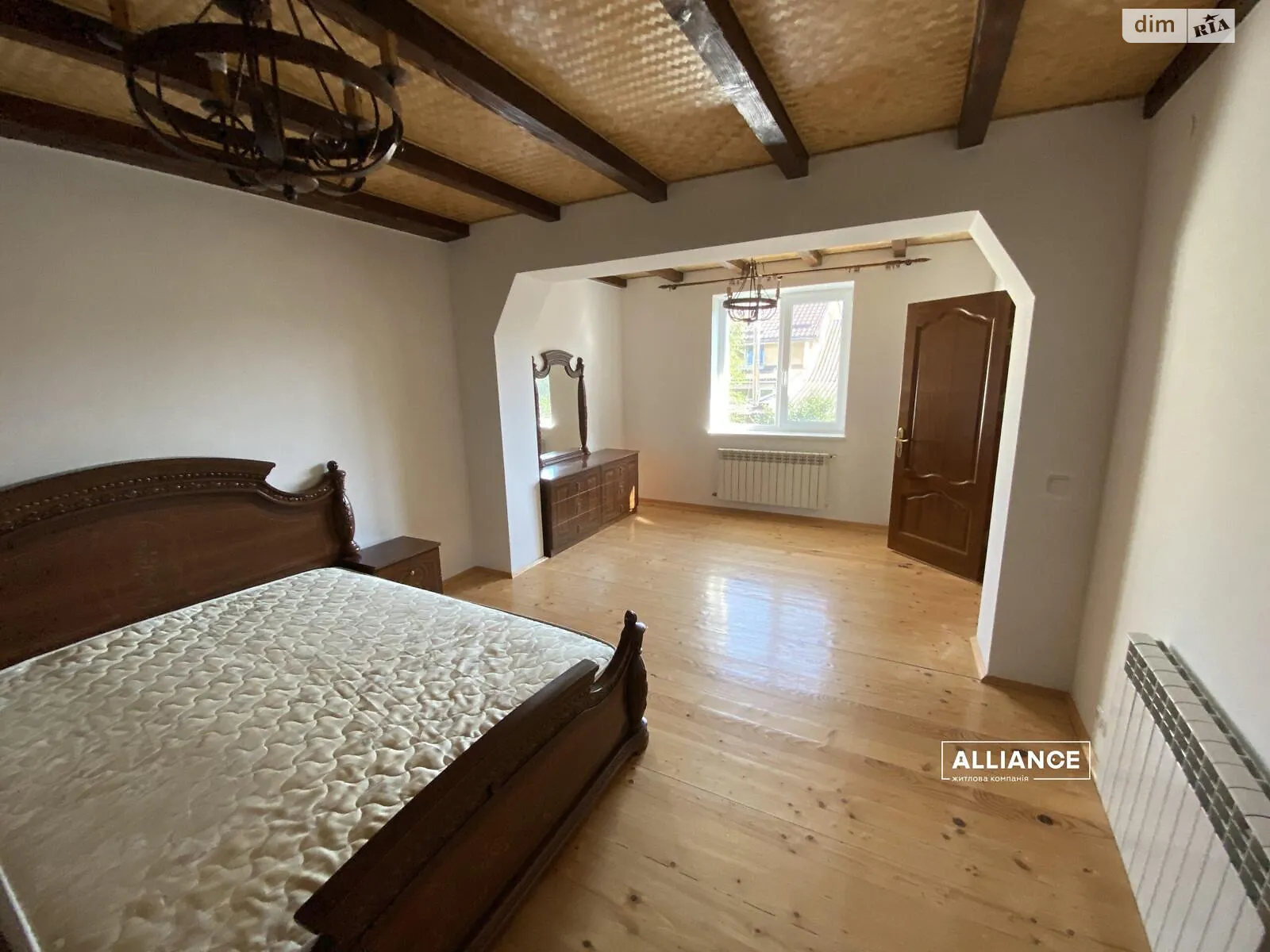 Продается дом на 2 этажа 228.7 кв. м с садом, цена: 119900 $ - фото 1