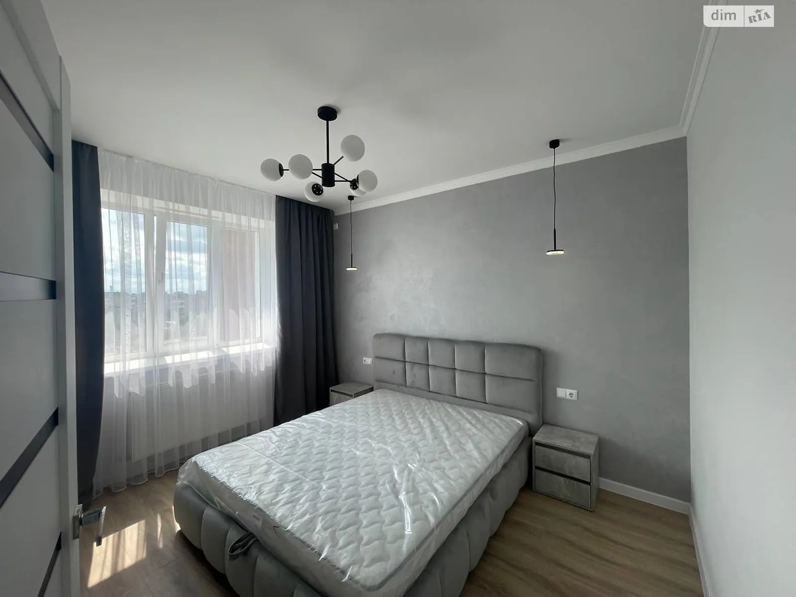 Продается 1-комнатная квартира 41.7 кв. м в Ивано-Франковске, ул. Высочана Семена, 18 - фото 1