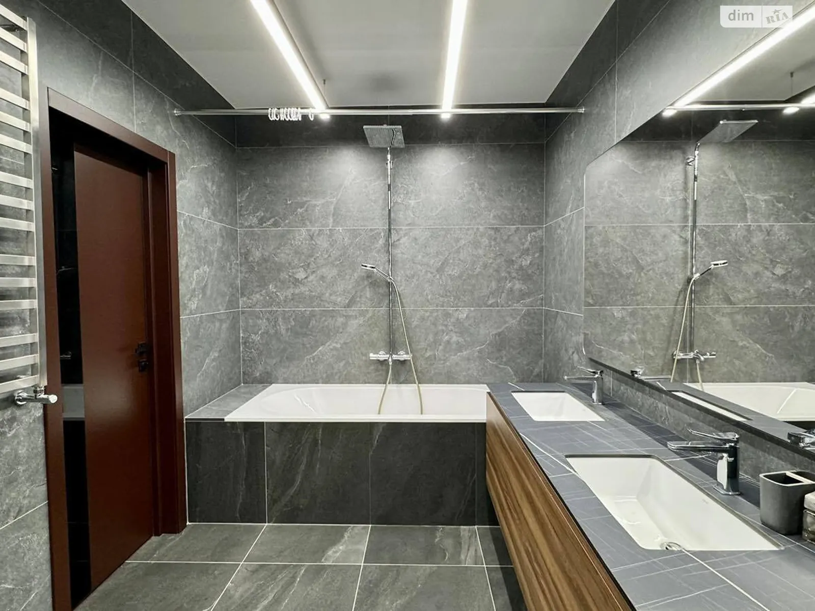 Продается дом на 2 этажа 144.3 кв. м с балконом, цена: 225000 $ - фото 1