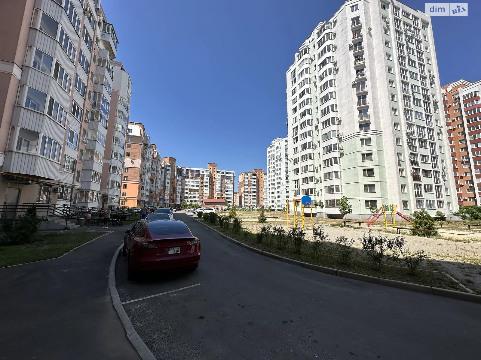 Продається 5-кімнатна квартира 139.2 кв. м у Полтаві, вул. Володимира Івасюка(Головка), 21 - фото 1