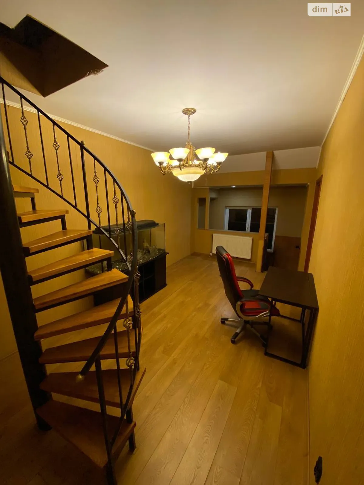Продается 3-комнатная квартира 94 кв. м в Ужгороде, ул. Кошицкая, 35 - фото 1