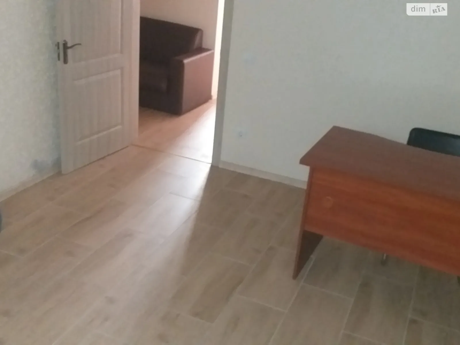 Продается офис 50 кв. м в бизнес-центре, цена: 67000 $ - фото 1
