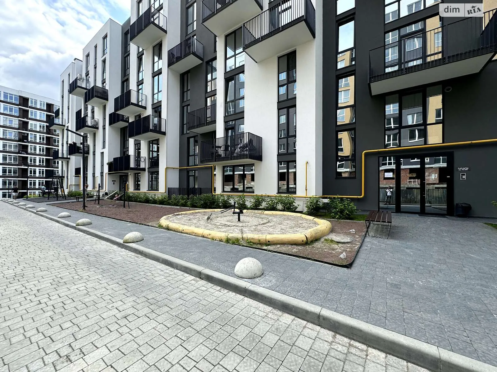 Продается 2-комнатная квартира 65 кв. м в Львове, ул. Малоголоскивская, 42 - фото 1