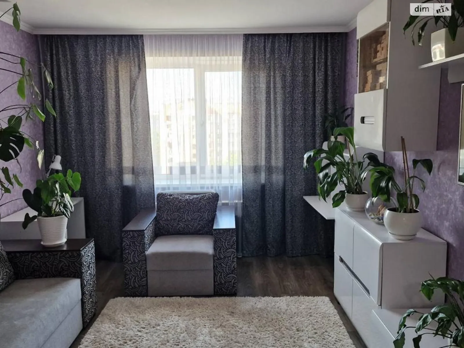 Продается 1-комнатная квартира 45.6 кв. м в Ивано-Франковске, ул. Галицкая - фото 1