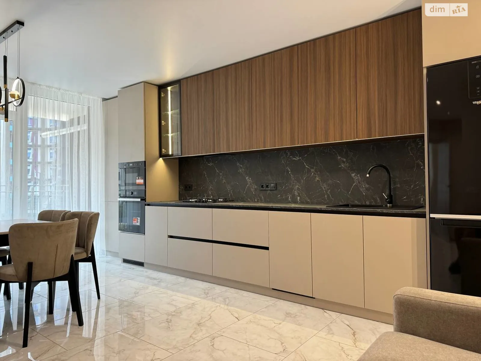 Продается 2-комнатная квартира 60 кв. м в Ивано-Франковске, ул. Юліана Пелеша(Крайковского), 1А - фото 1