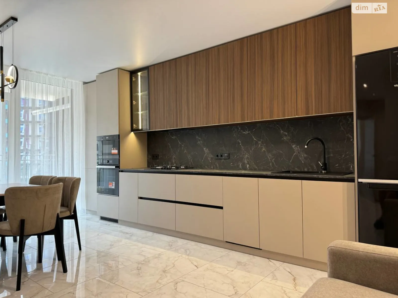 Продается 2-комнатная квартира 60 кв. м в Ивано-Франковске, ул. Крайковского - фото 1