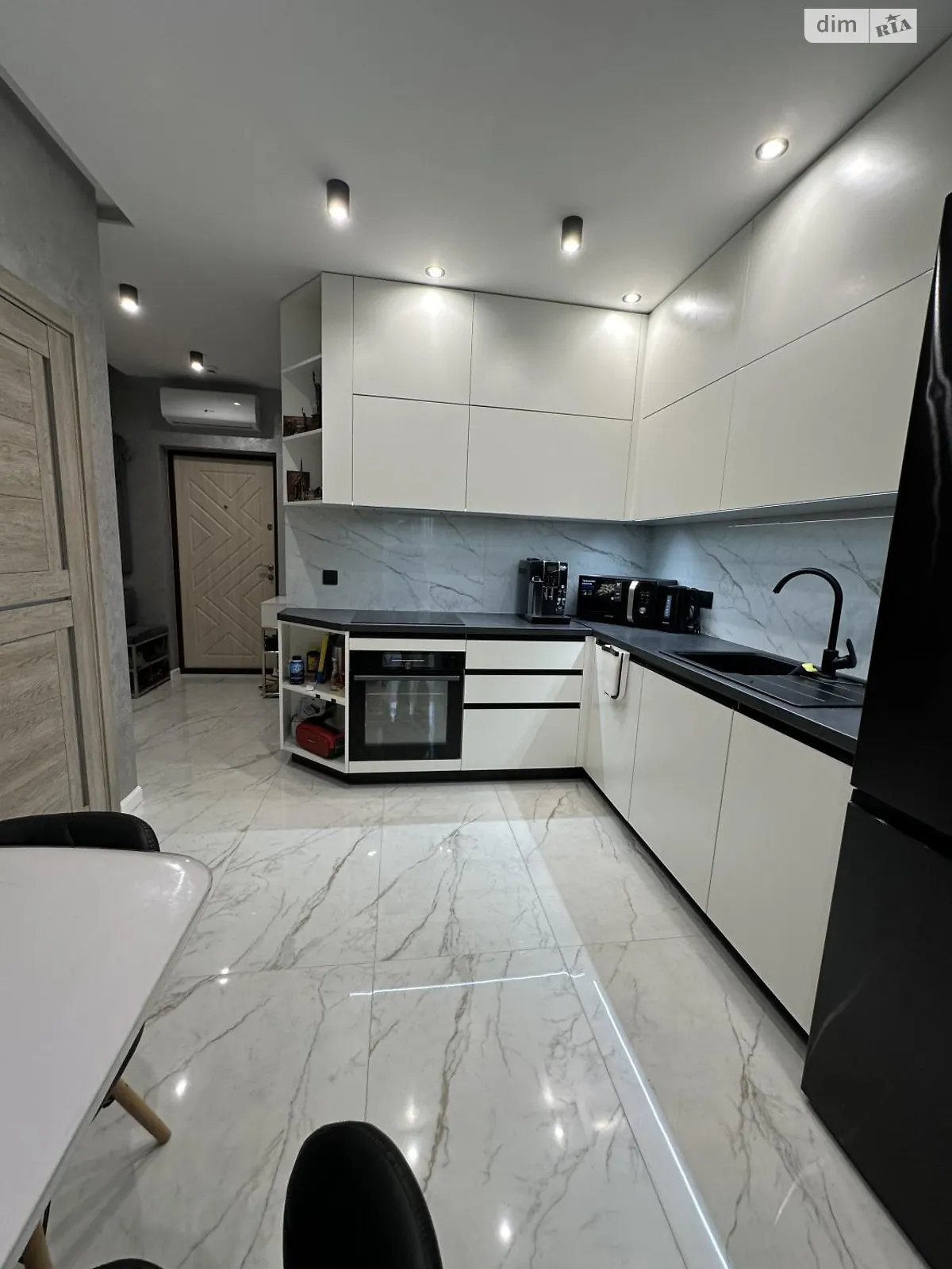 Продается 1-комнатная квартира 39.4 кв. м в Одессе, ул. Профсоюзная, 9А - фото 1