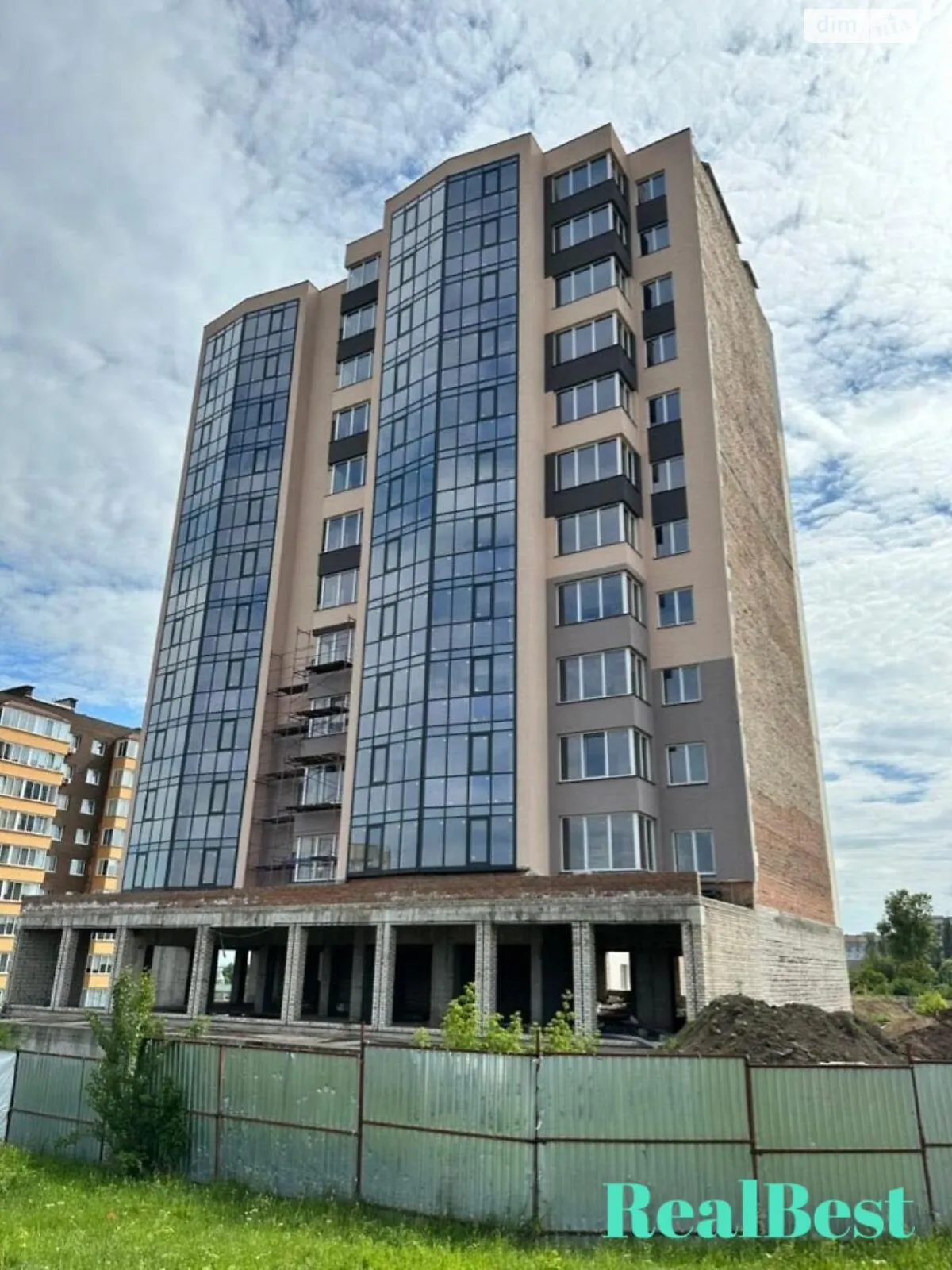 Продается 2-комнатная квартира 80 кв. м в Ровно - фото 3