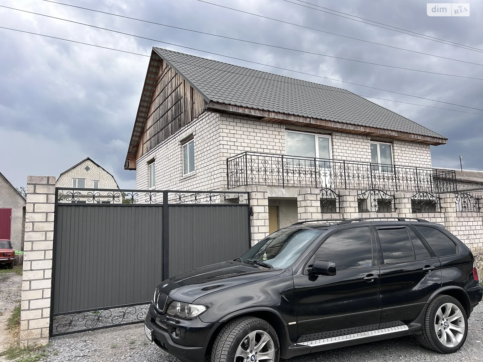 Продается дом на 2 этажа 198 кв. м с подвалом, цена: 47999 $ - фото 1