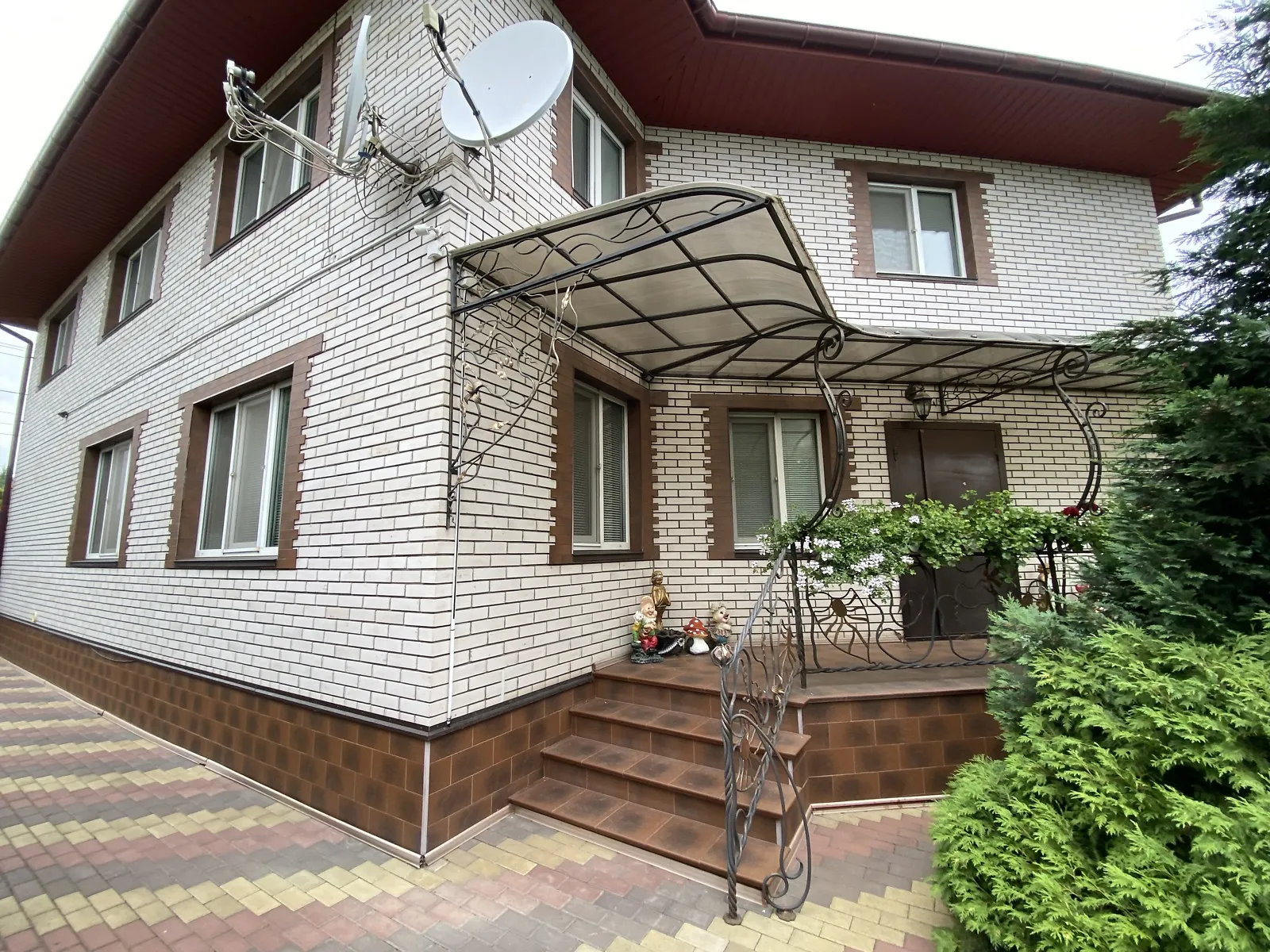 Продается дом на 2 этажа 292 кв. м с мебелью, цена: 250000 $ - фото 1