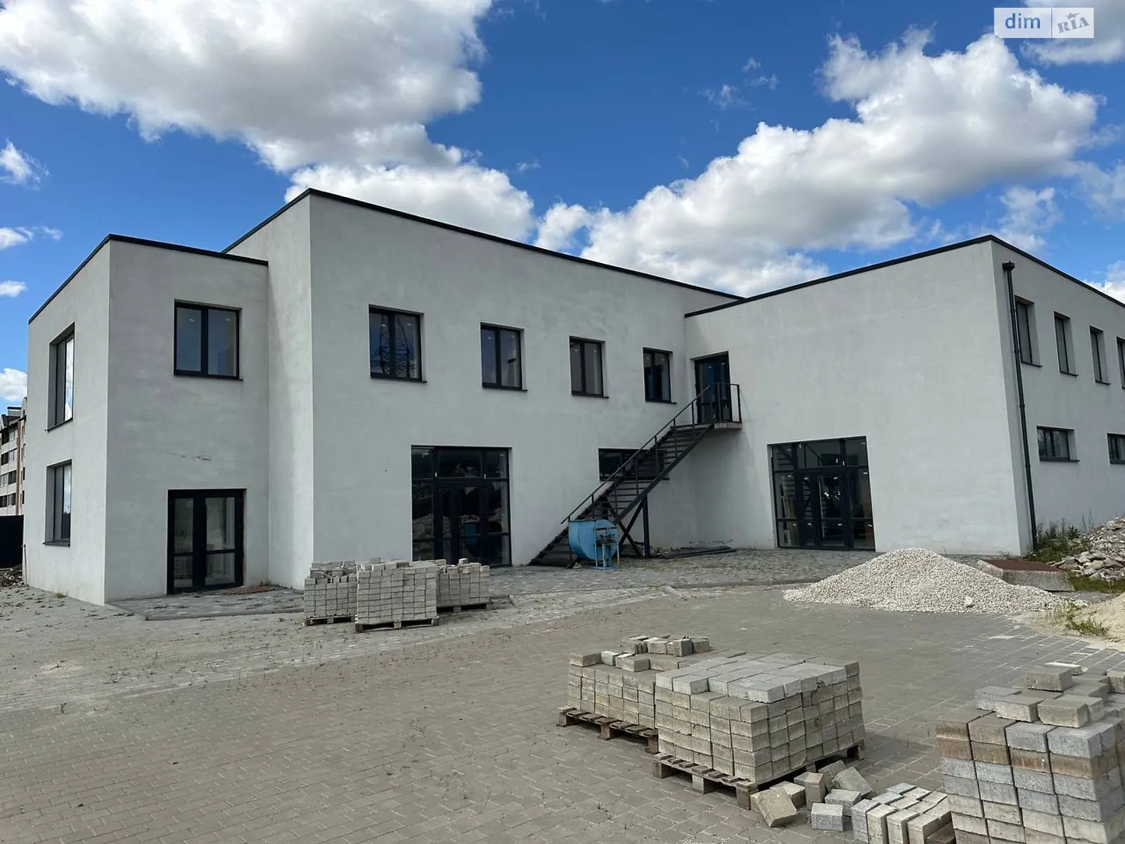 Здається в оренду приміщення вільного призначення 410 кв. м в 2-поверховій будівлі, цена: 80000 грн - фото 1