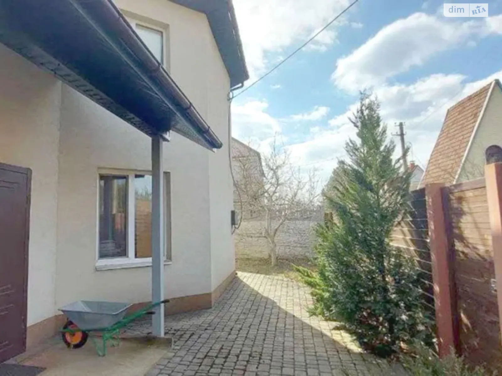 Продается дом на 2 этажа 192 кв. м с камином, цена: 105000 $ - фото 1