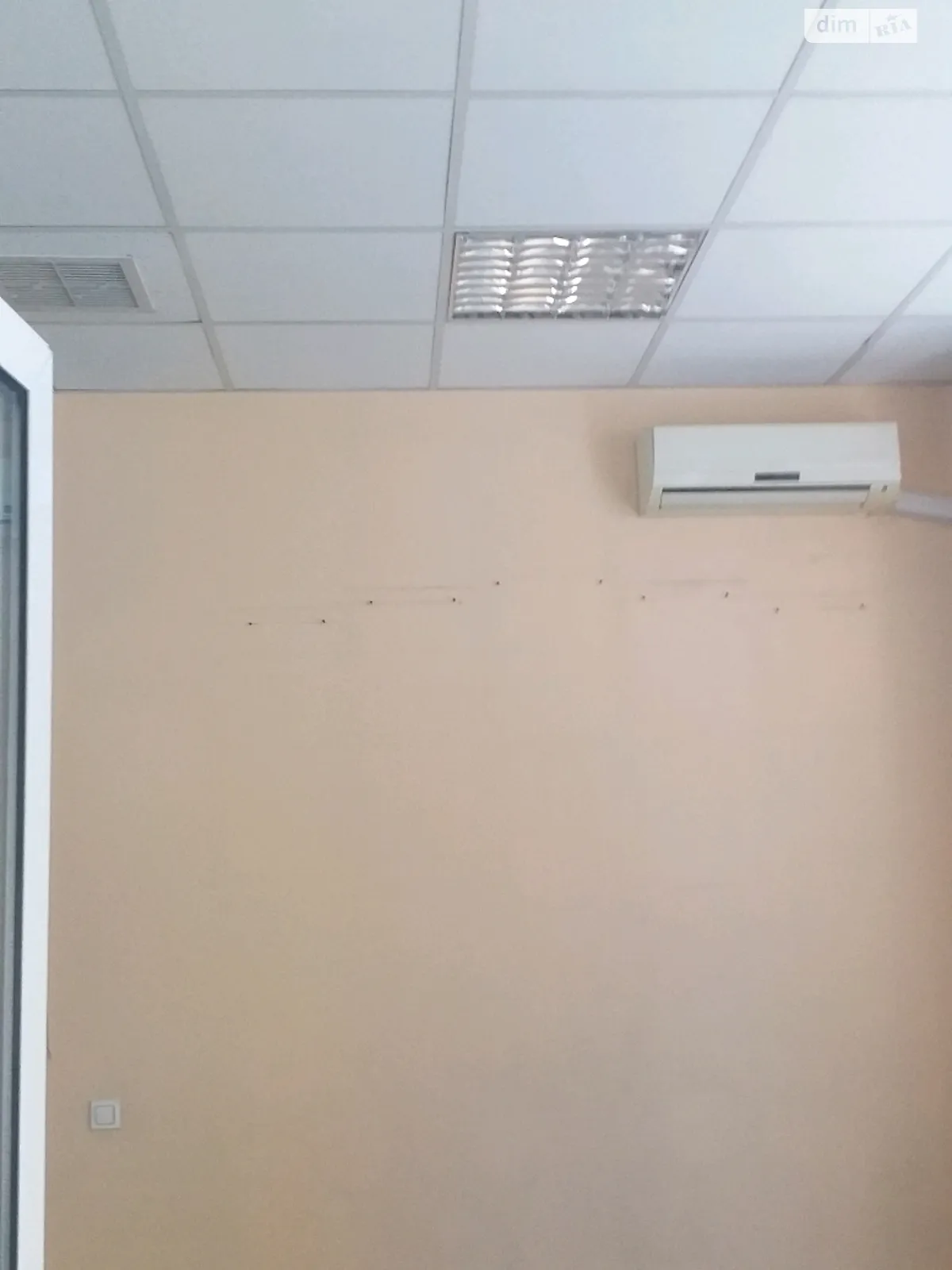 Сдается в аренду помещения свободного назначения 405 кв. м в 4-этажном здании, цена: 145800 грн - фото 1