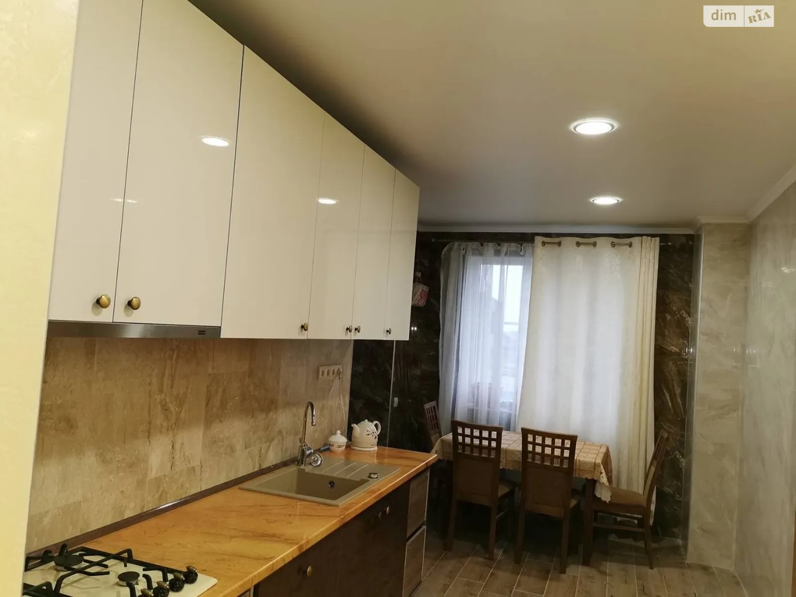 Сдается в аренду 3-комнатная квартира 98 кв. м в Ивано-Франковске, ул. Коновальца Евгения - фото 1