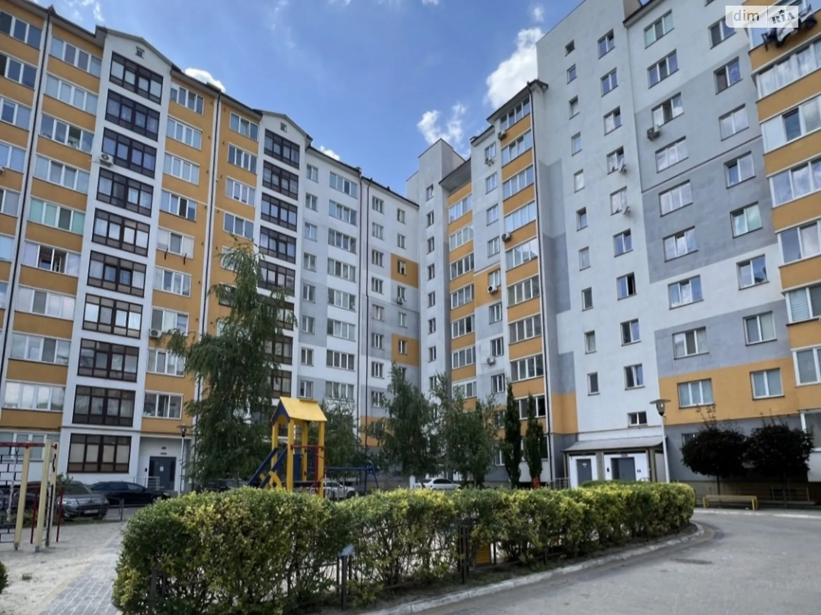 Продается 2-комнатная квартира 66 кв. м в Ивано-Франковске, ул. Урожайная, 3 - фото 1