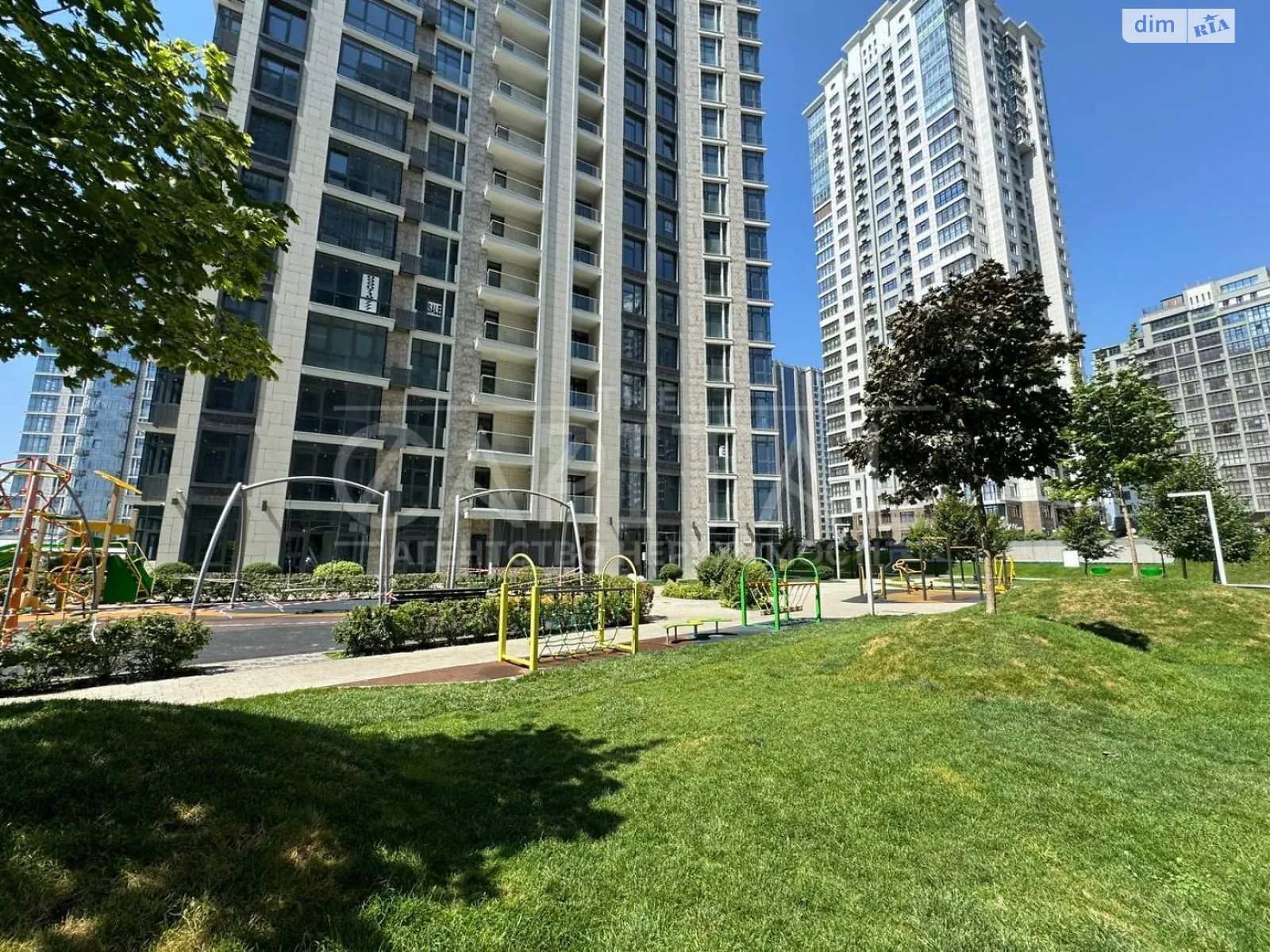 Продается 4-комнатная квартира 262 кв. м в Киеве - фото 1