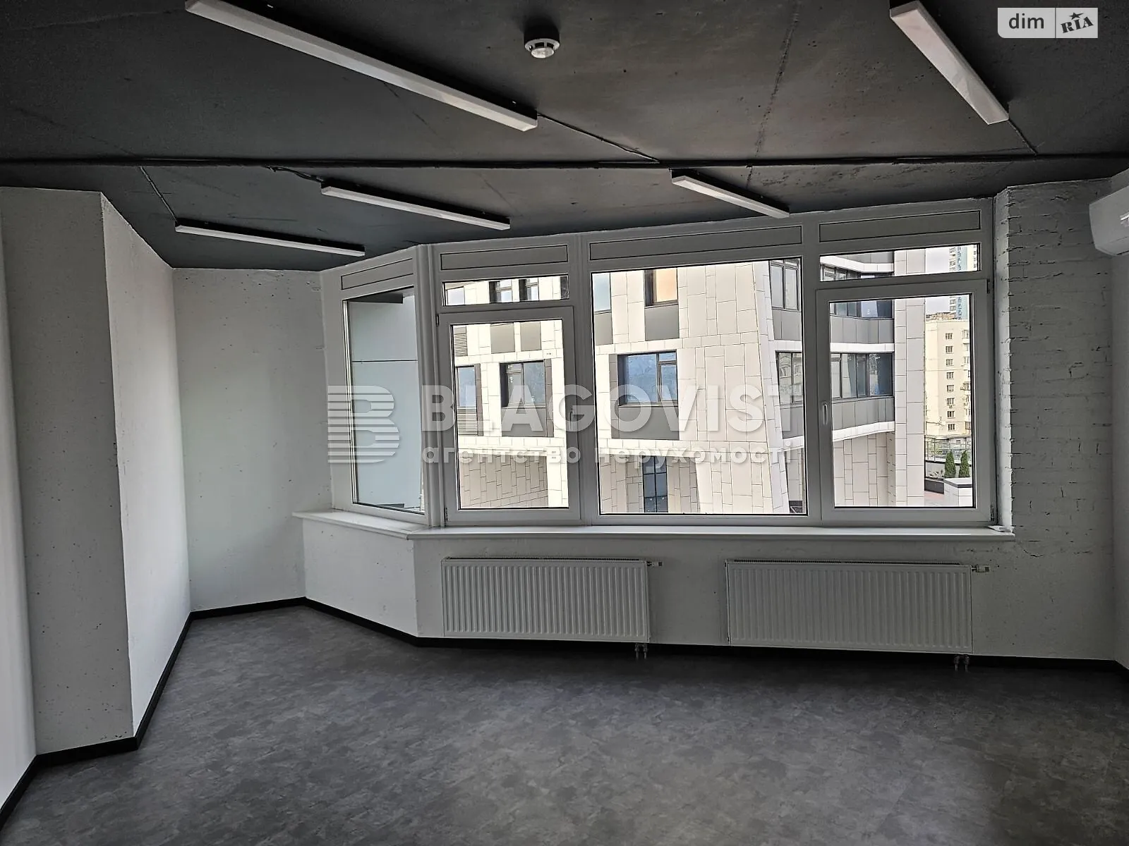 Сдается в аренду офис 80 кв. м в бизнес-центре, цена: 1400 $ - фото 1