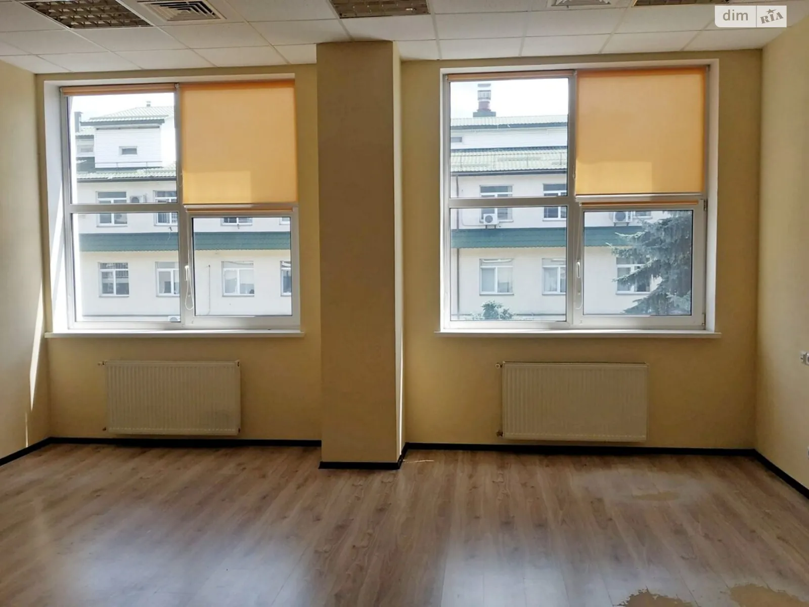 Сдается в аренду офис 76 кв. м в бизнес-центре, цена: 29900 грн - фото 1
