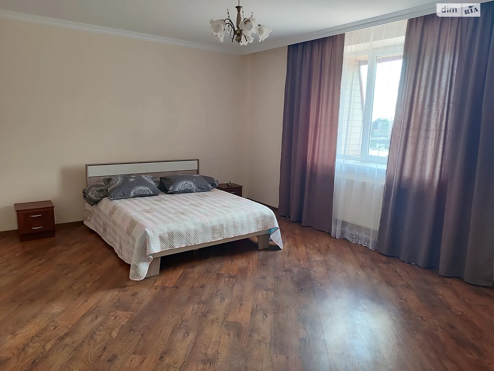 Сдается в аренду 1-комнатная квартира 58.4 кв. м в Мукачеве, цена: 12000 грн - фото 1