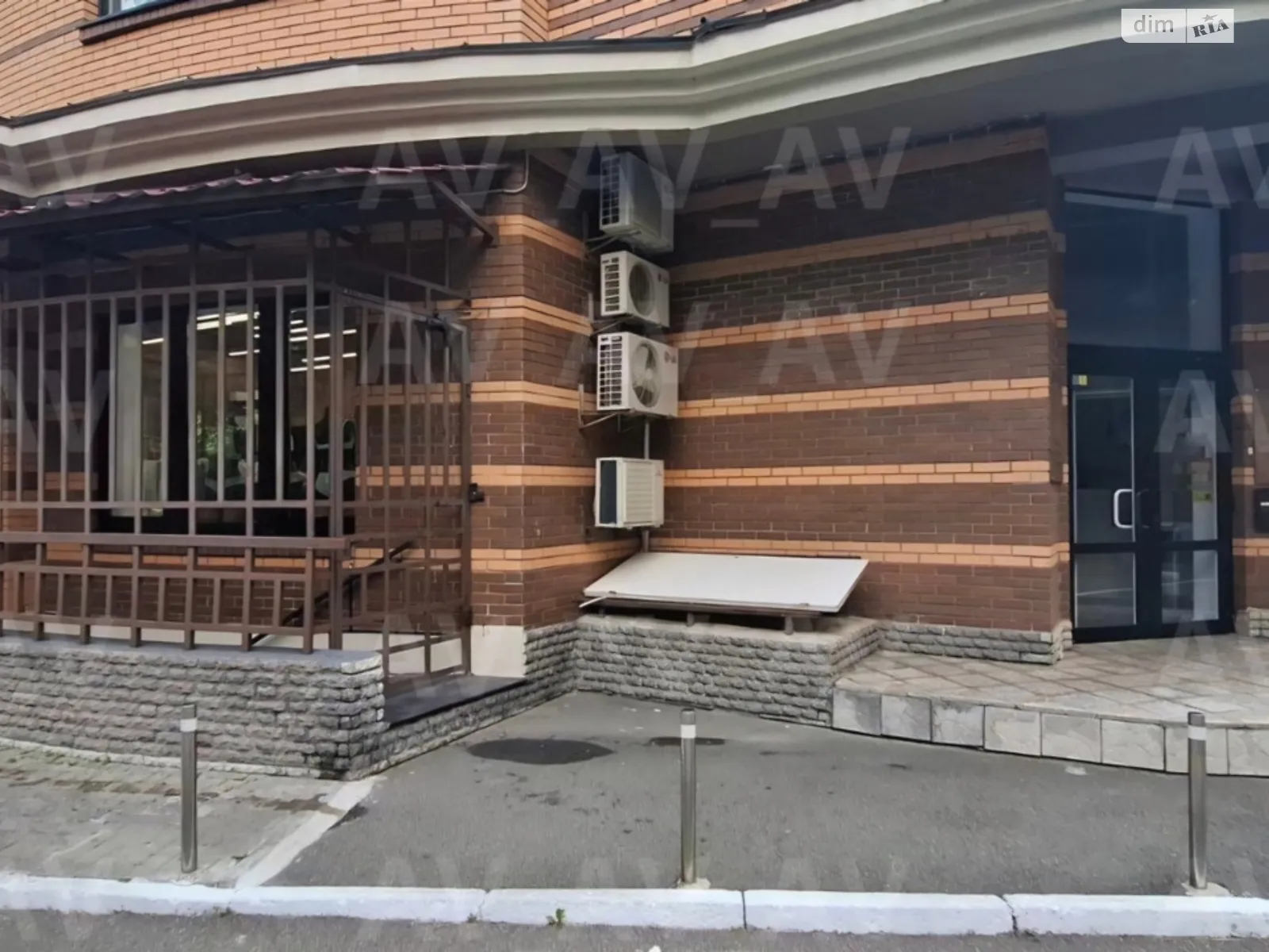 Продається офіс 113.1 кв. м в бізнес-центрі, цена: 230000 $ - фото 1