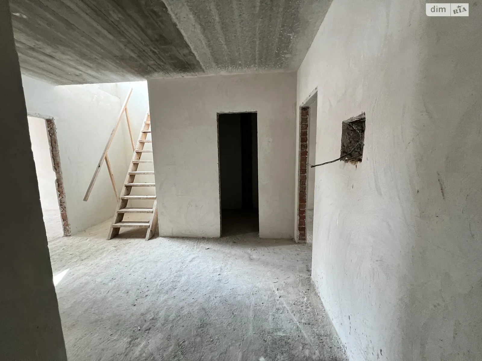 Продается 3-комнатная квартира 120 кв. м в Ивано-Франковске, ул. Национальной Гвардии(Советской Армии), 16Л - фото 1