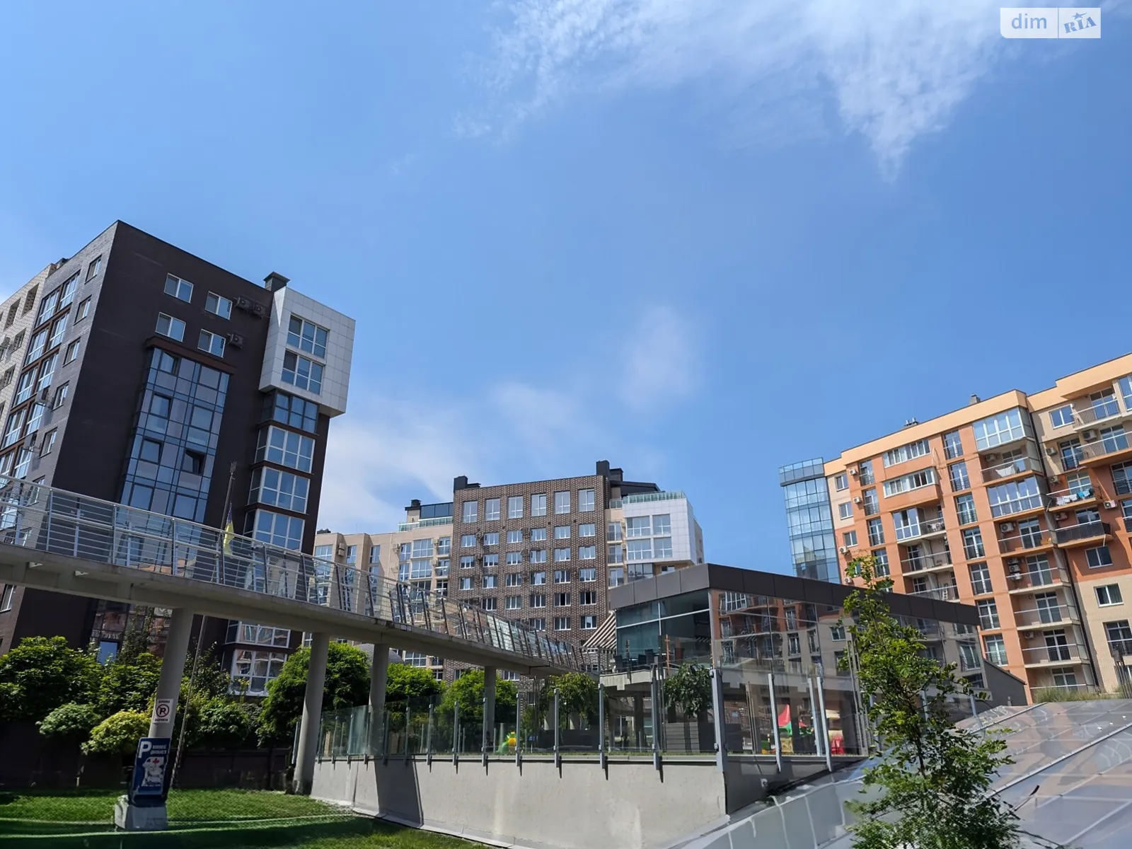 Продается 3-комнатная квартира 96 кв. м в Черновцах, ул. Воробкевича Сидора - фото 1