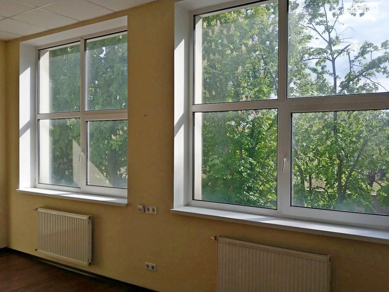 Здається в оренду офіс 104.7 кв. м в бізнес-центрі, цена: 40130 грн - фото 1