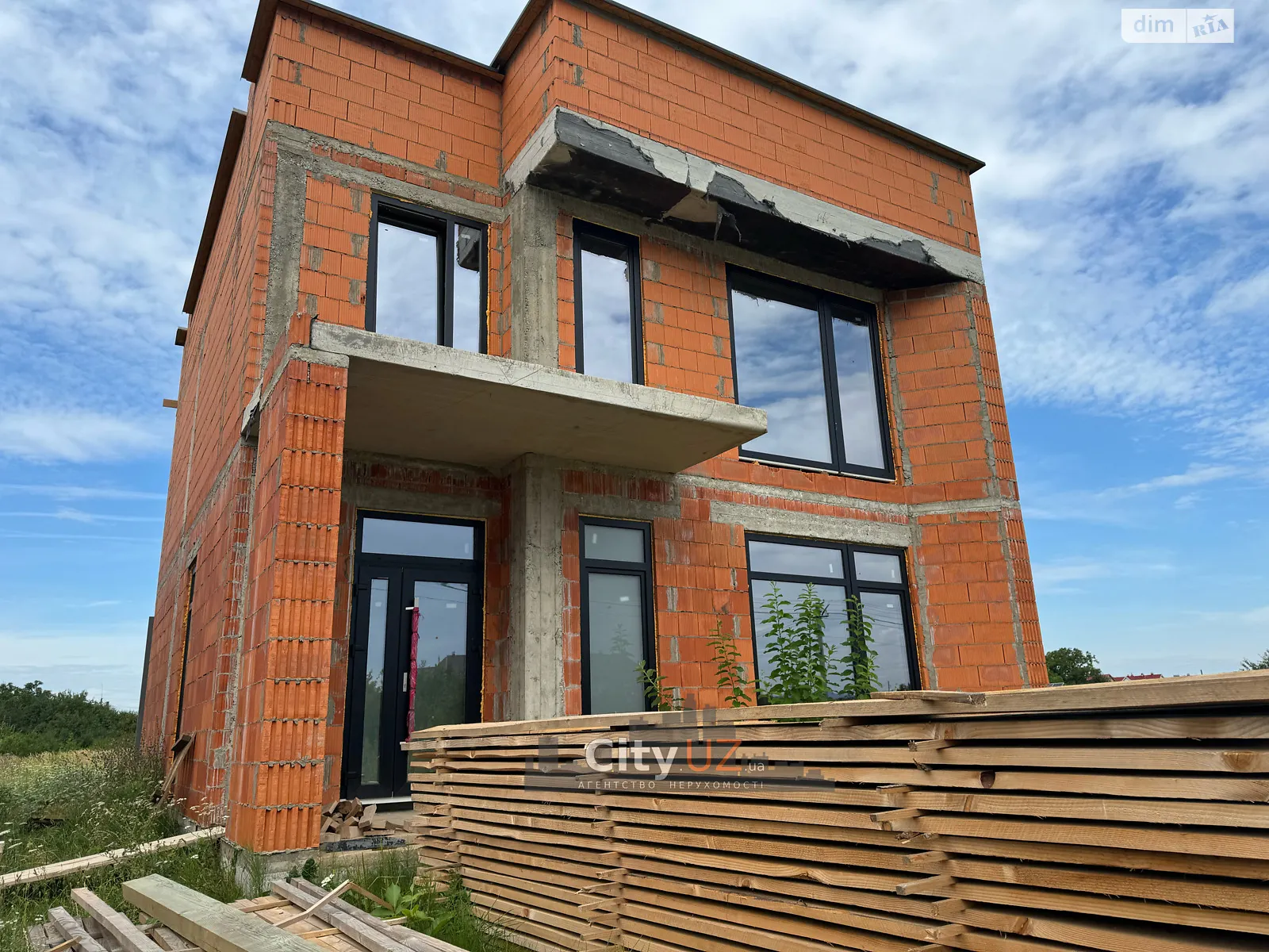 Продается дом на 2 этажа 193 кв. м с балконом, цена: 155000 $ - фото 1